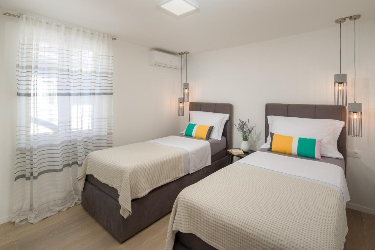 Villa Roko- The Spacious Luxury Trogir Extérieur photo
