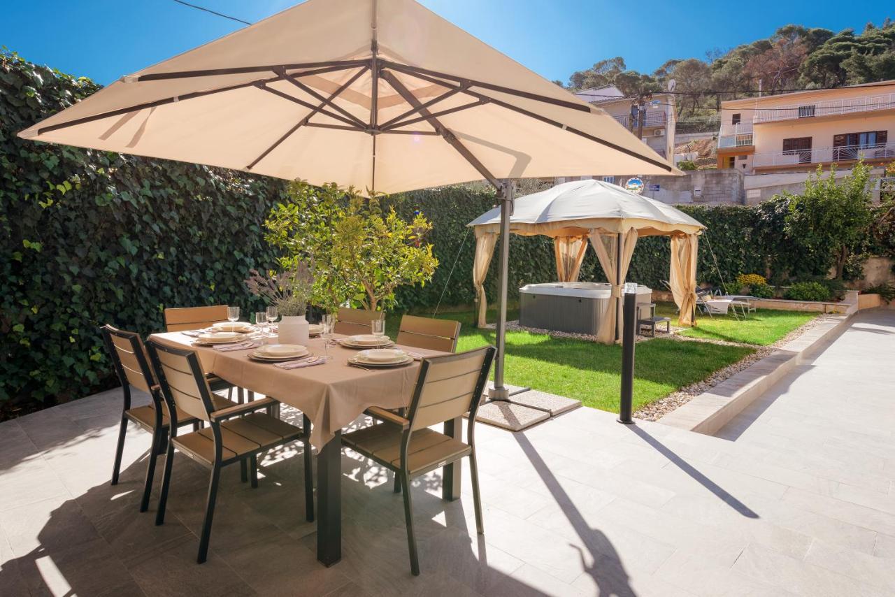 Villa Roko- The Spacious Luxury Trogir Extérieur photo