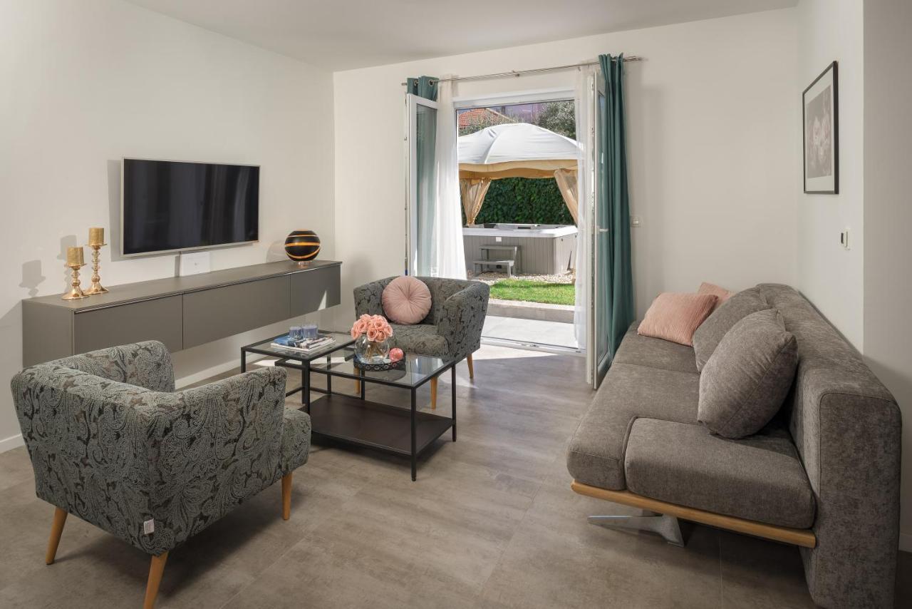 Villa Roko- The Spacious Luxury Trogir Extérieur photo