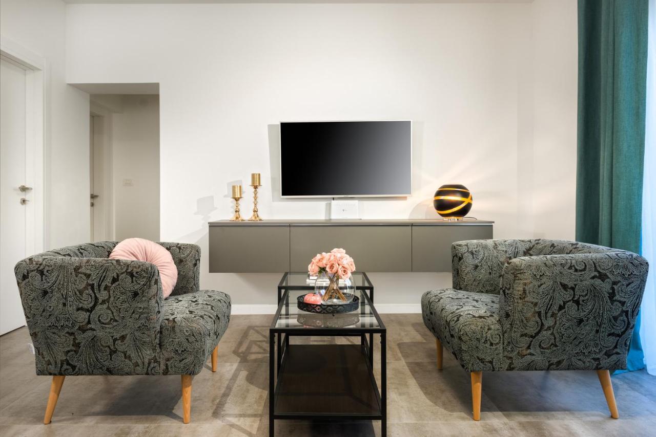 Villa Roko- The Spacious Luxury Trogir Extérieur photo